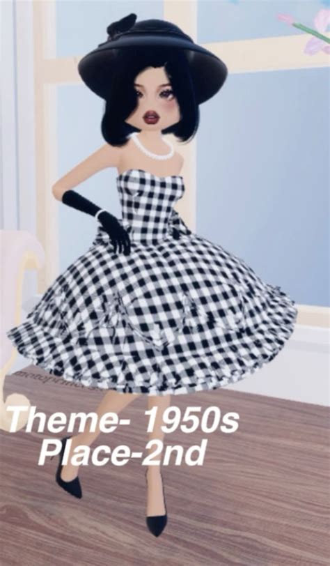 Dress to Impress: 1950s Theme Fashion Showcase .